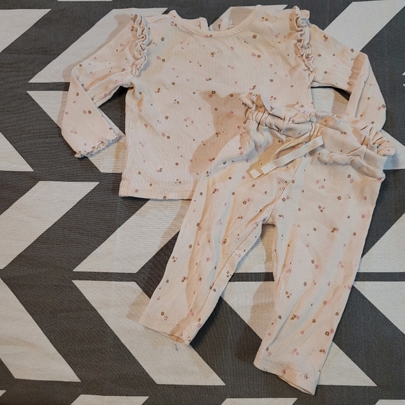 Baby girl 3-6 months 6 piece winter fall 3 outfit long sleeve pants bund… - Picture 4 of 5